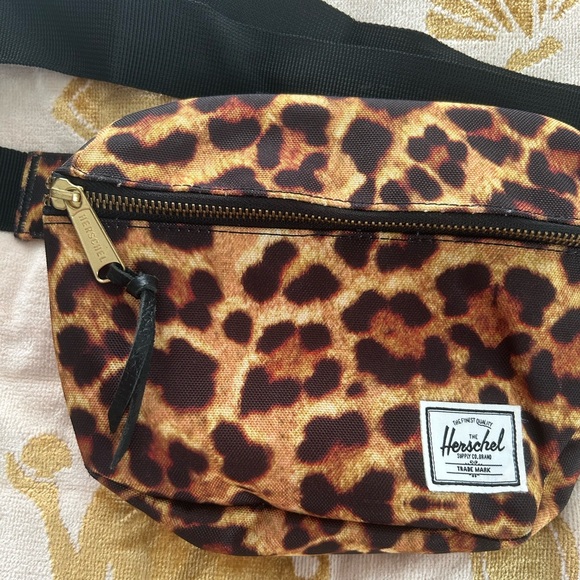 Herschel Leopard Fanny / Hip Bag - NWOT - Picture 2 of 5